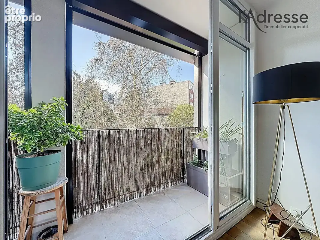 NANTERRE/ Sadi Carnot - Appartement 2/3 pièces 51m² - Loggia 3m² - 1 Cave -1 Parking - photo 2