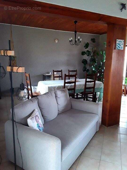 Maison à CROISILLES