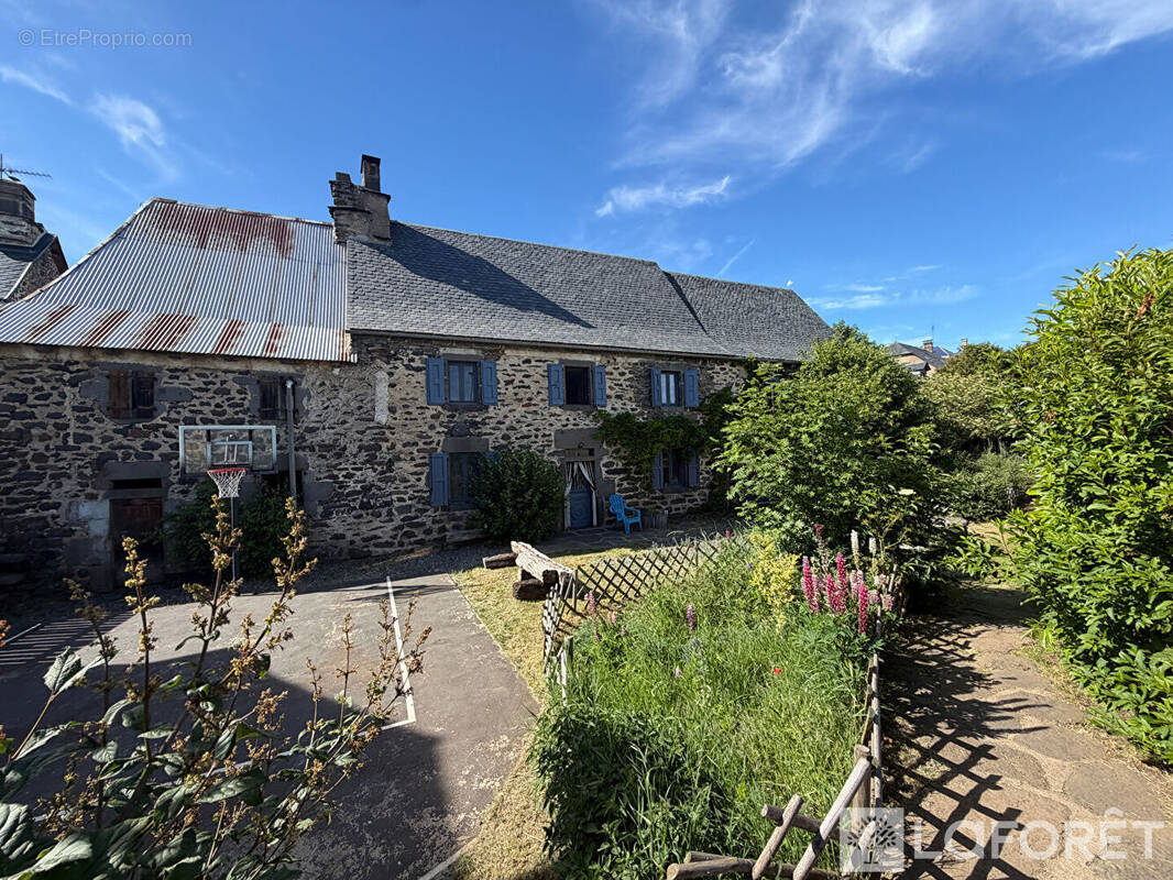 Maison à CUSSAC