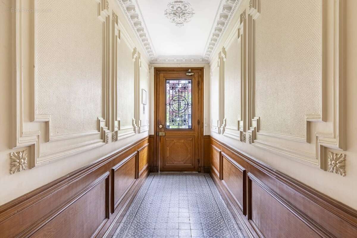 Appartement à NEUILLY-SUR-SEINE