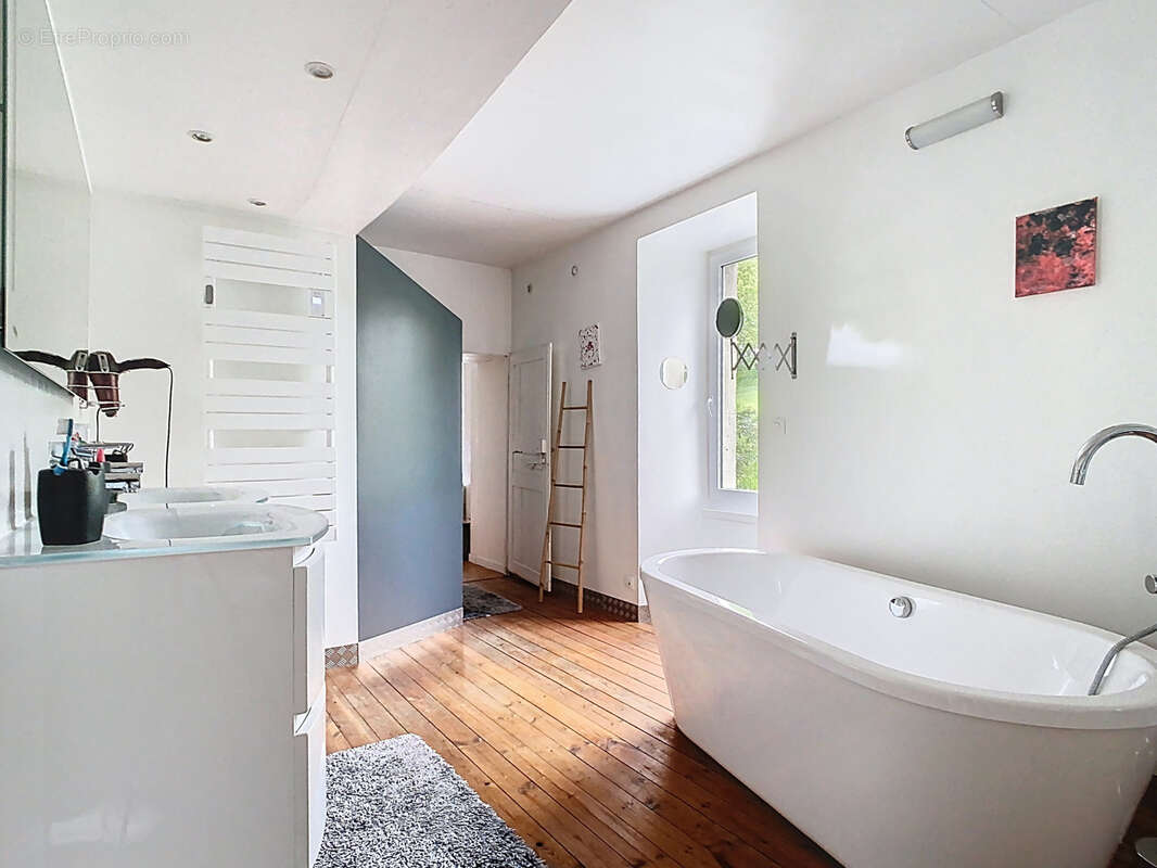 Maison à CANVILLE-LA-ROCQUE