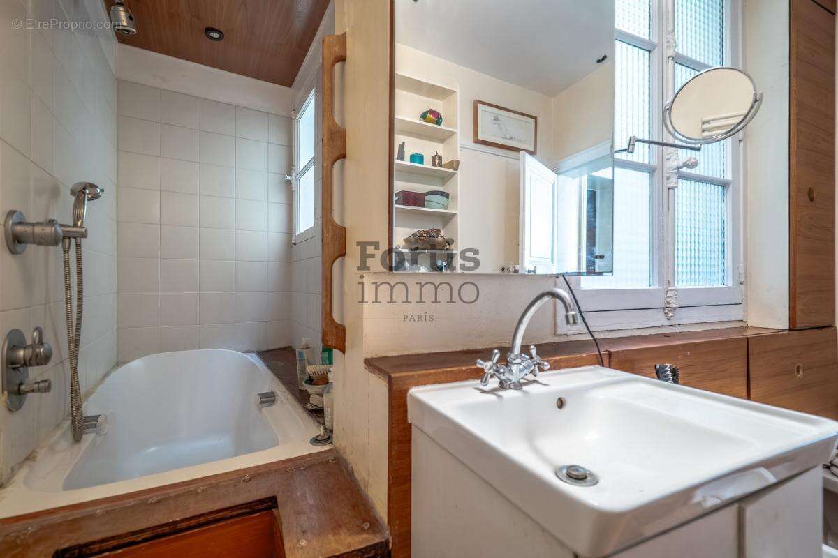 Appartement à PARIS-6E