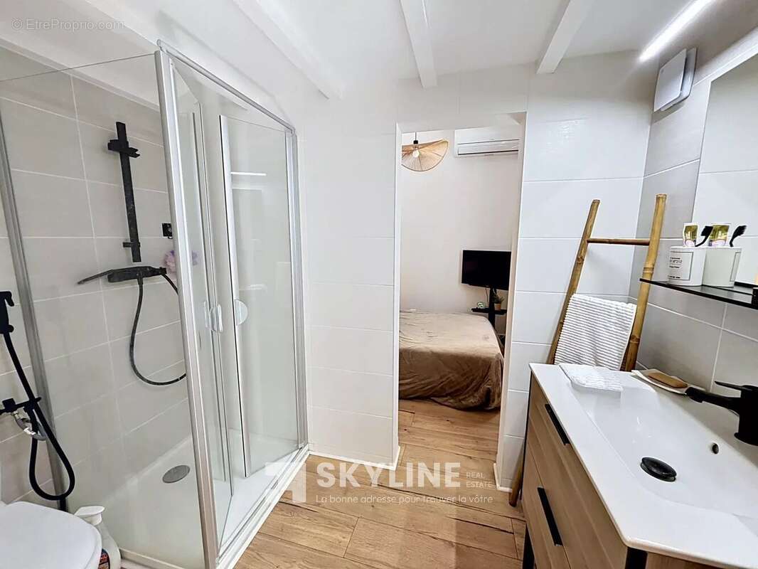 Appartement à MARSEILLE-4E