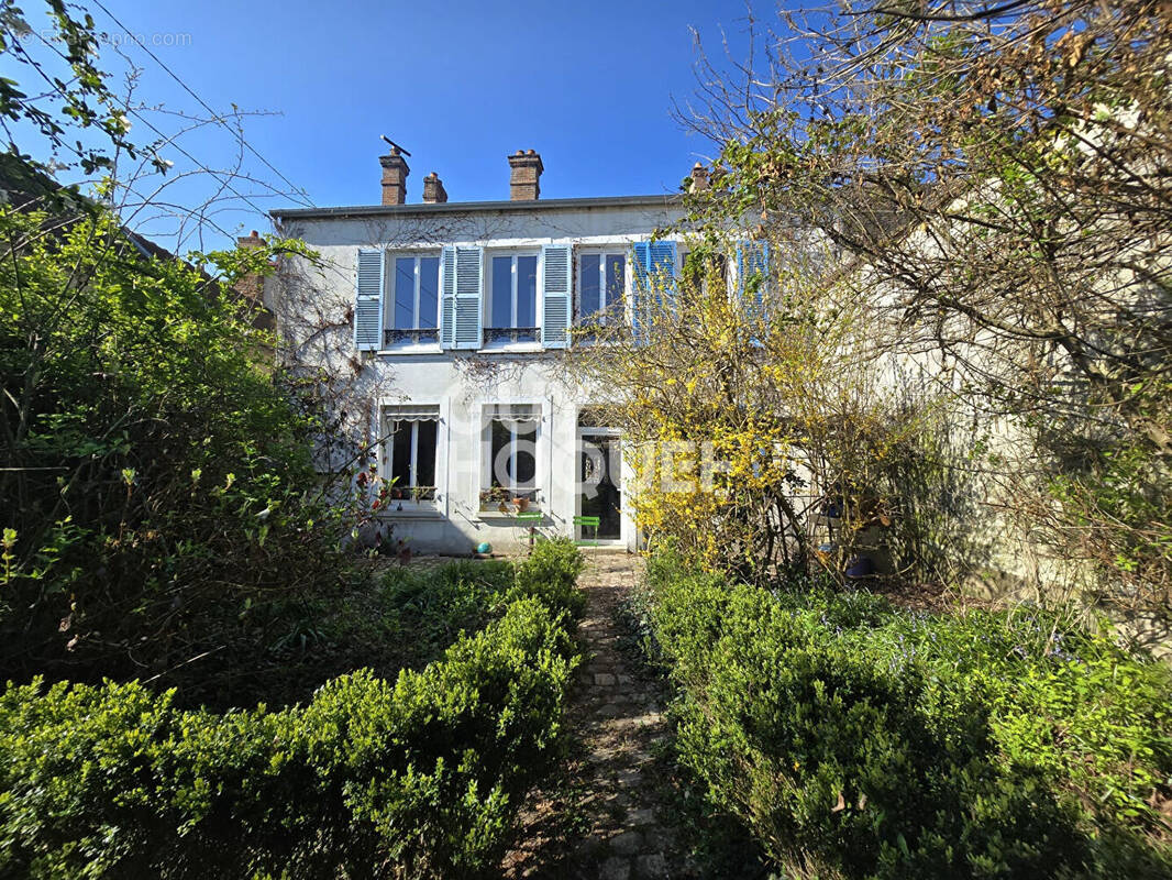 Maison à MILLY-LA-FORET