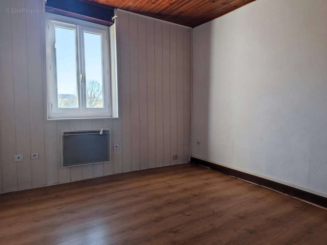 Maison à SAVIGNY-POIL-FOL