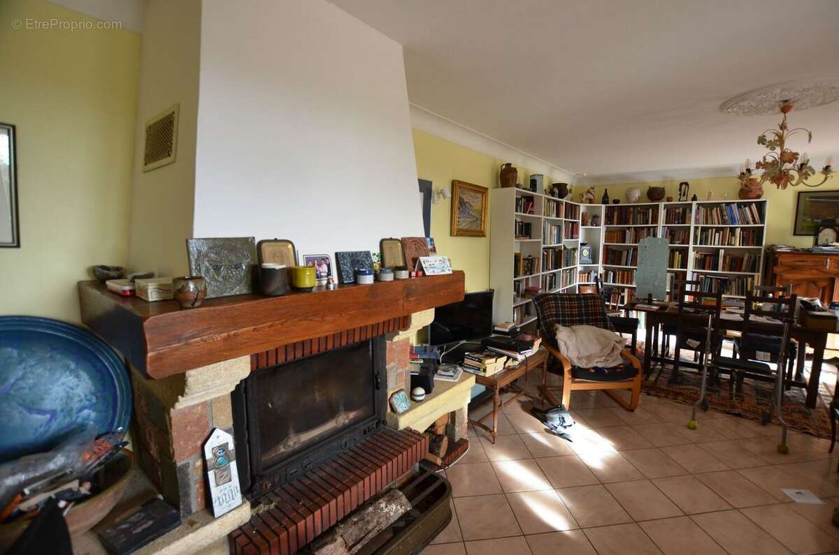 108 - Maison à MONTESQUIOU