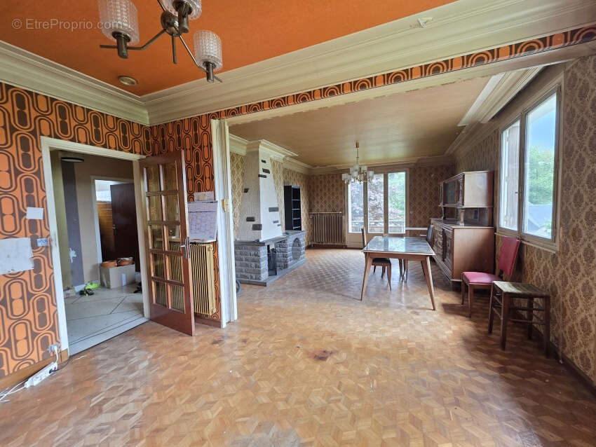 Maison à SAINT-GEORGES-DE-MONS