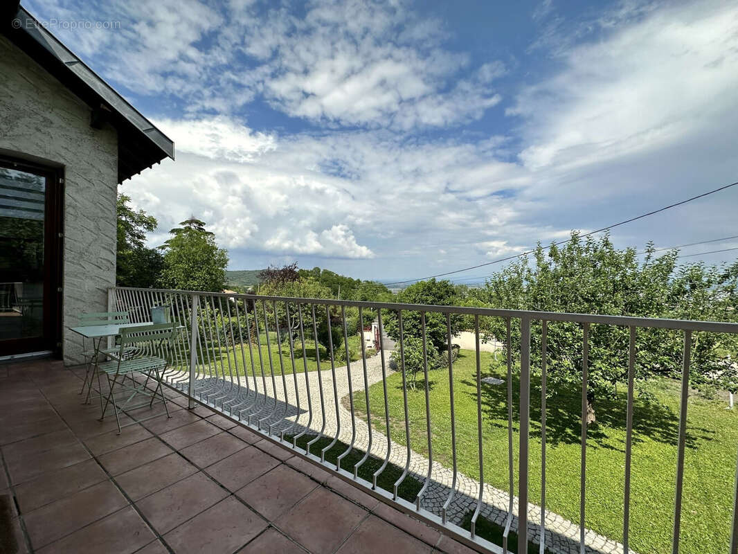 Maison 220 m² à Chateaugay  - photo 4