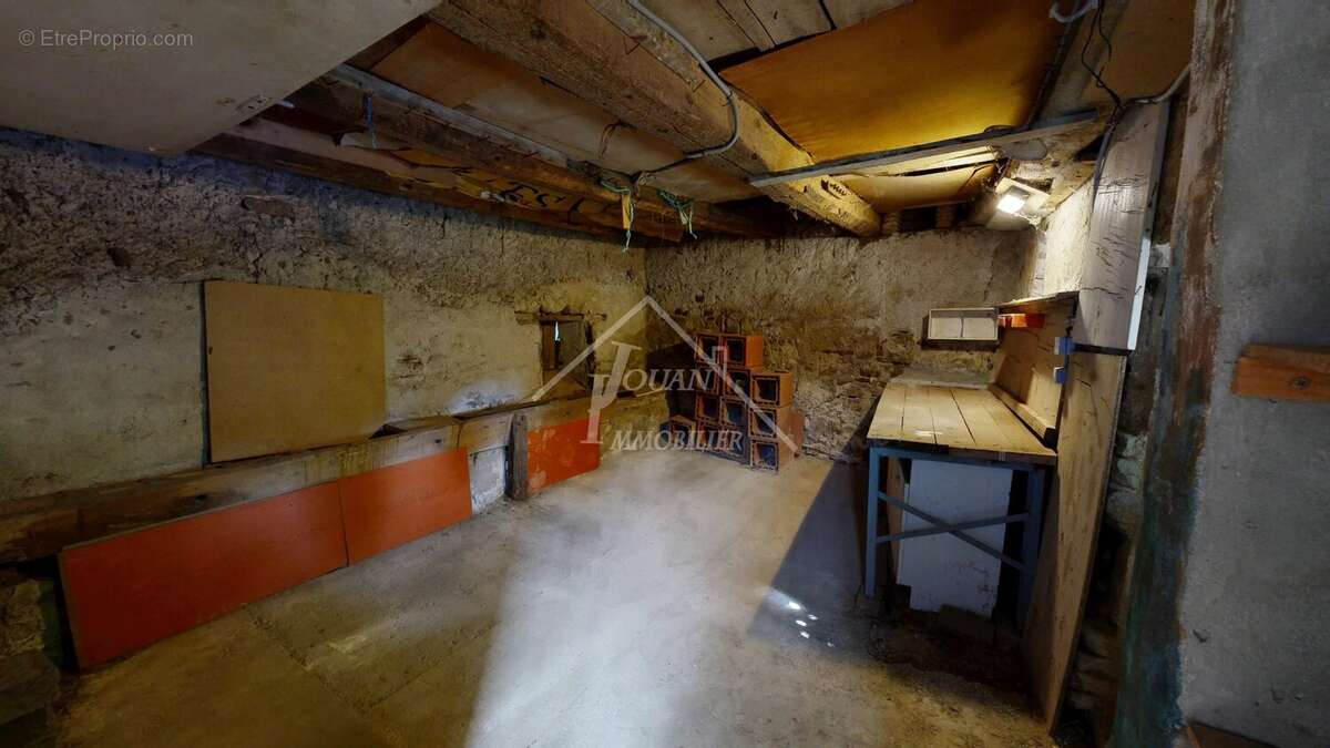 Maison à rénover avec jardin et grange - photo 12