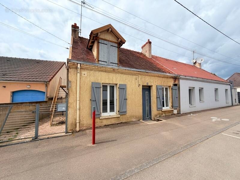 Maison à GUEUGNON