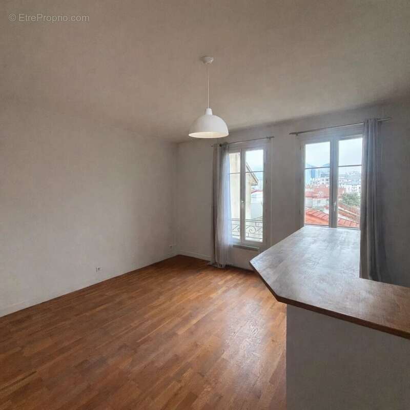Appartement à PUTEAUX