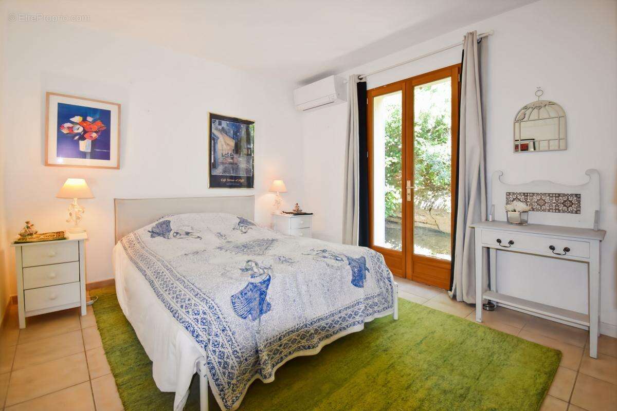 Maison à VERS-PONT-DU-GARD