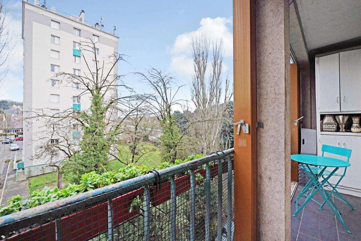 Montreuil Morillon Montreau - 4 pièces 68m² en dernier étage - photo 5