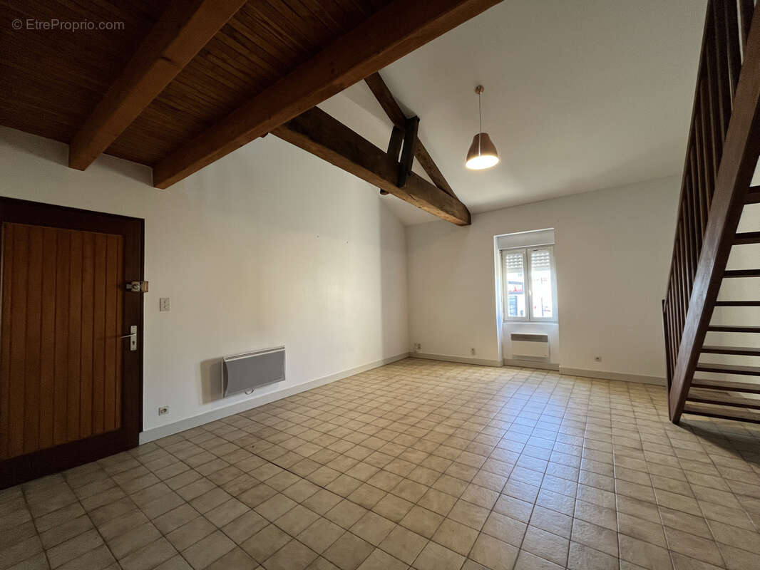 Appartement à RUELLE-SUR-TOUVRE