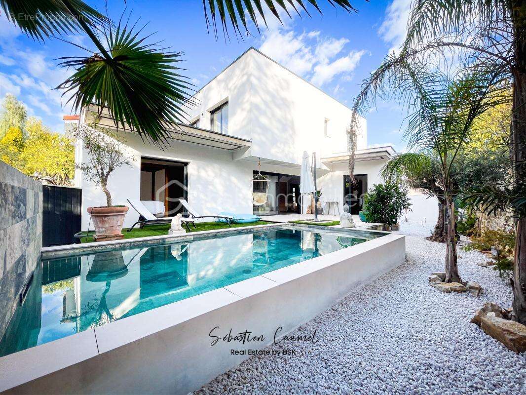 Maison à COURNONTERRAL