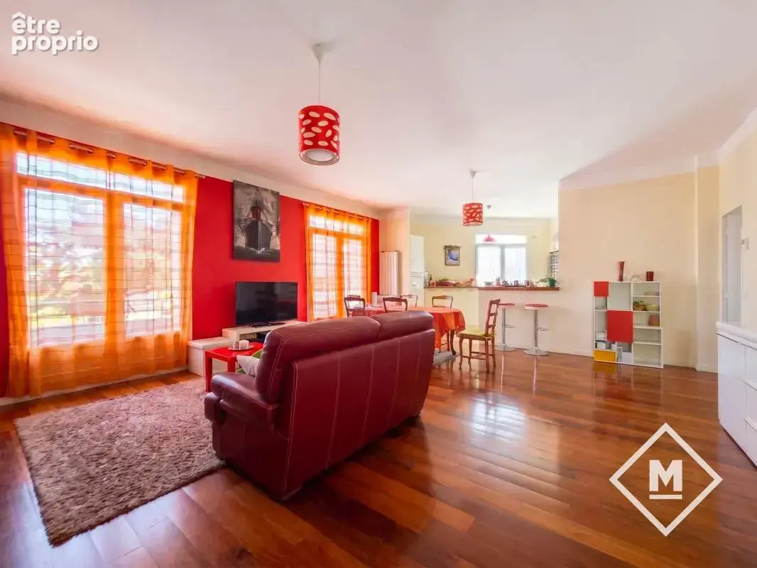 Exclusivité Vente bel appartement type 5 de 115 m2 lumineux en dernier étage avec terrasse et garage 13004 Marseille - photo 8