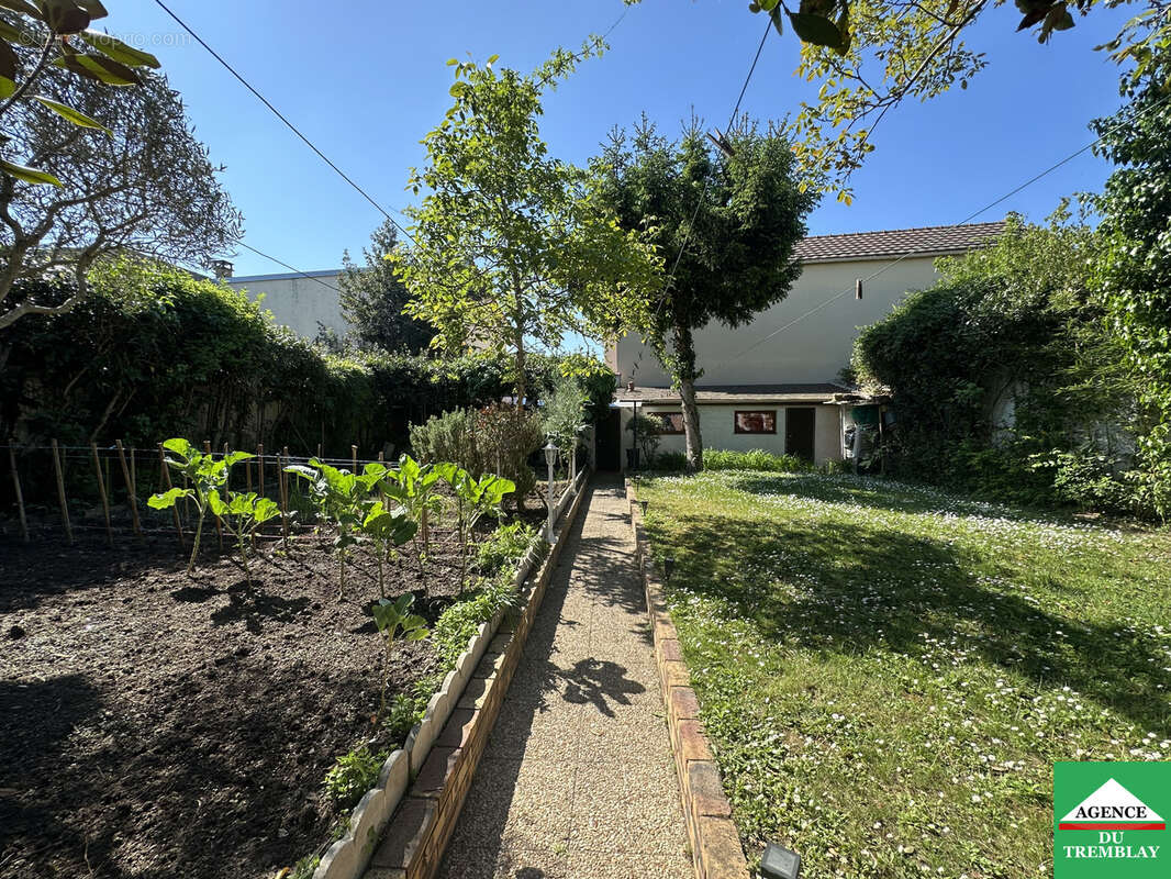 Maison à SAINT-MAUR-DES-FOSSES
