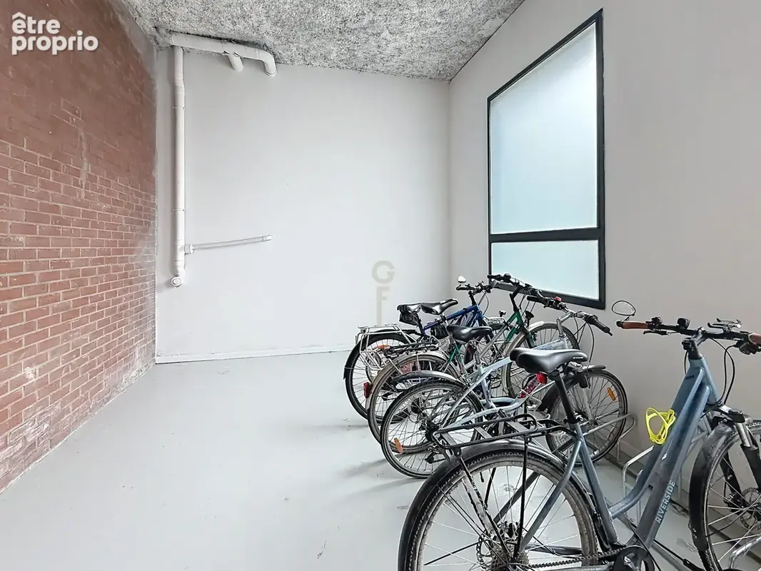                 Local à vélo