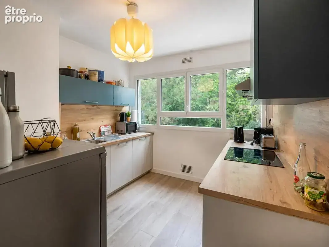 Appartement de 5 pièces de 113 m² à Poitiers - photo 2