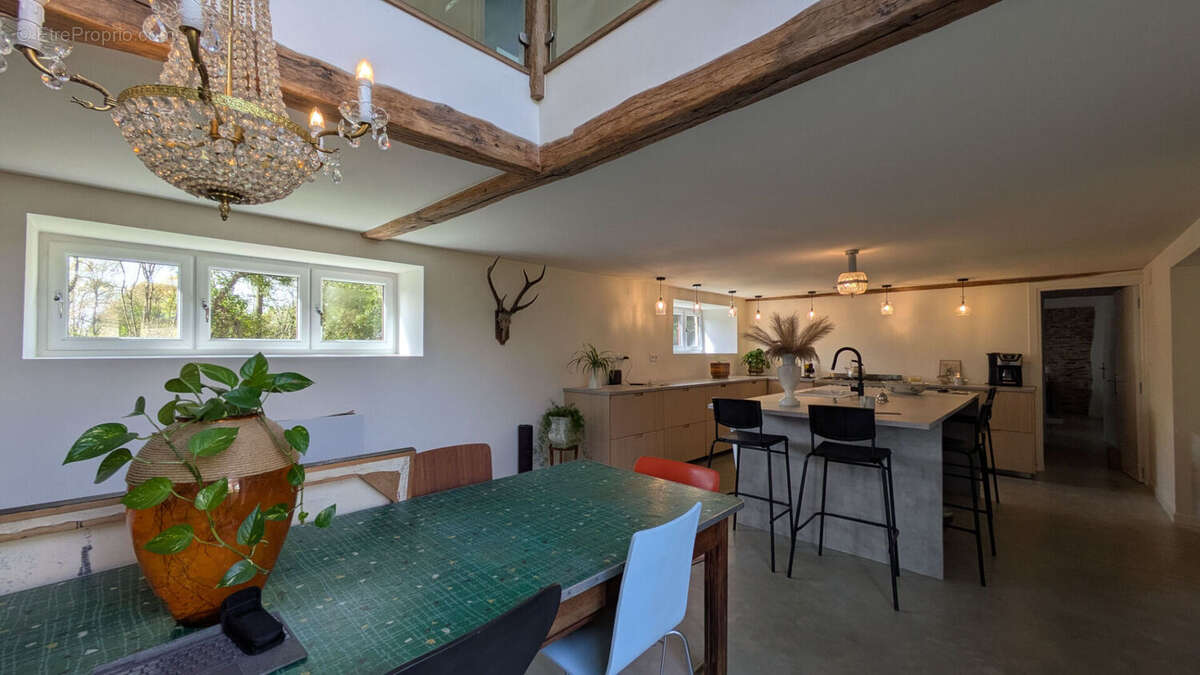 Maison à MAUPREVOIR