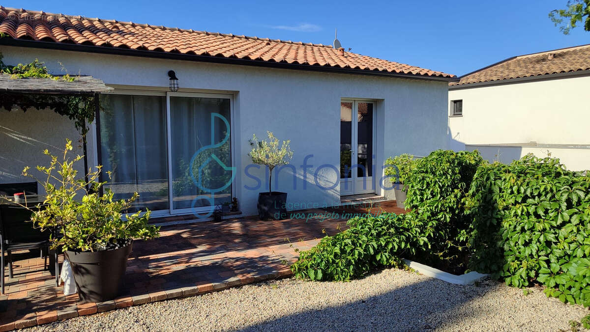 Maison à GALLARGUES-LE-MONTUEUX