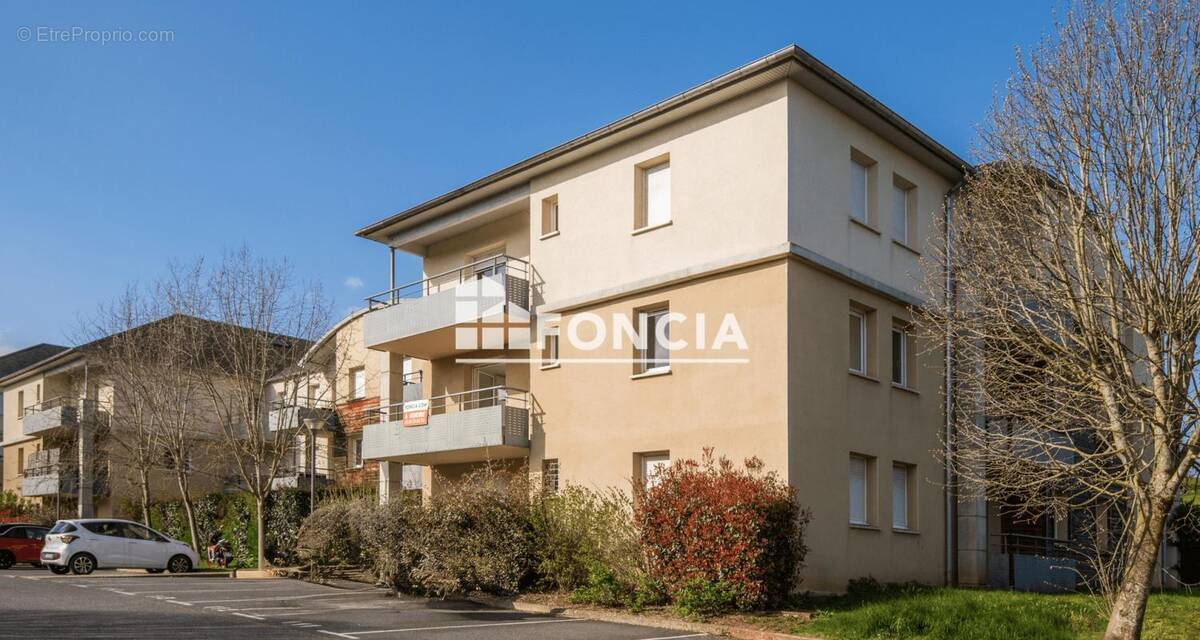 Appartement à ONET-LE-CHATEAU