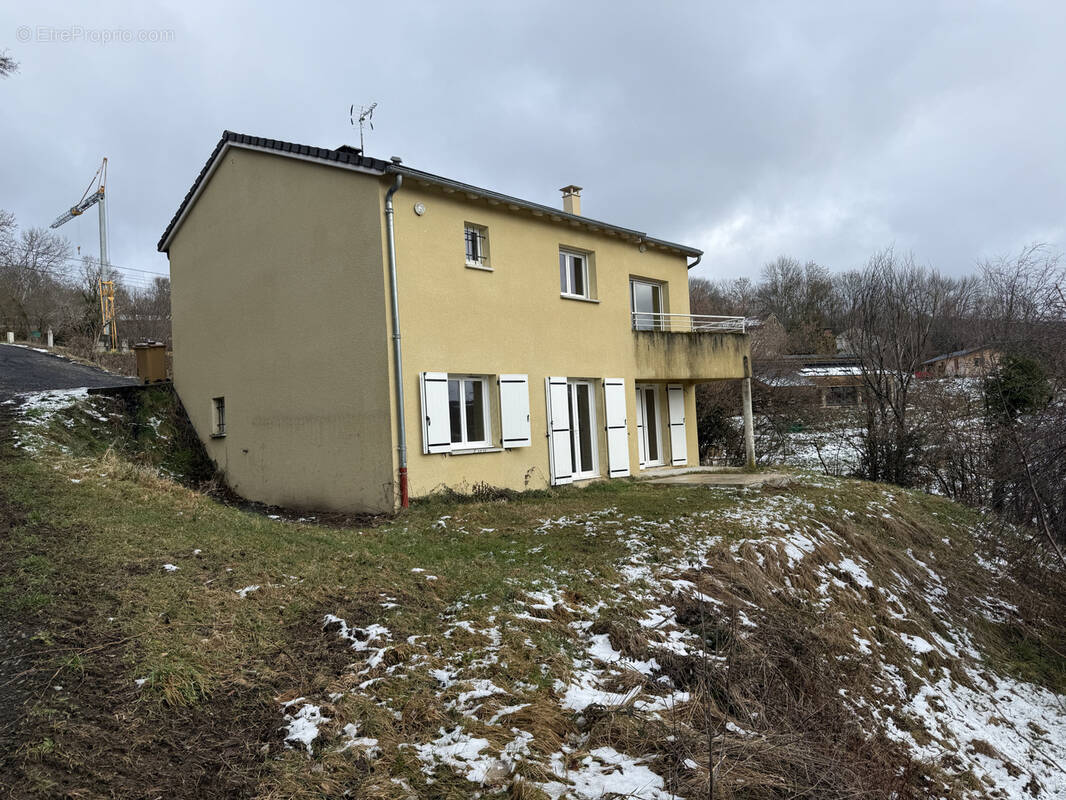 Maison à SAINT-JULIEN-CHAPTEUIL