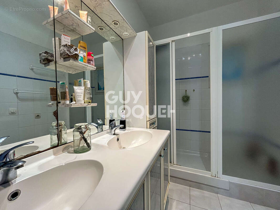 Maison à L'ISLE-SUR-LA-SORGUE