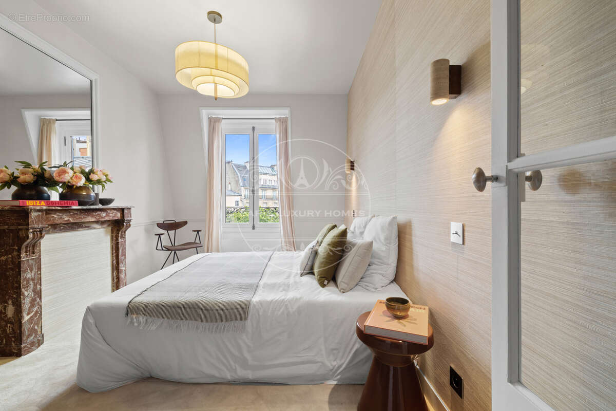 Appartement à PARIS-7E