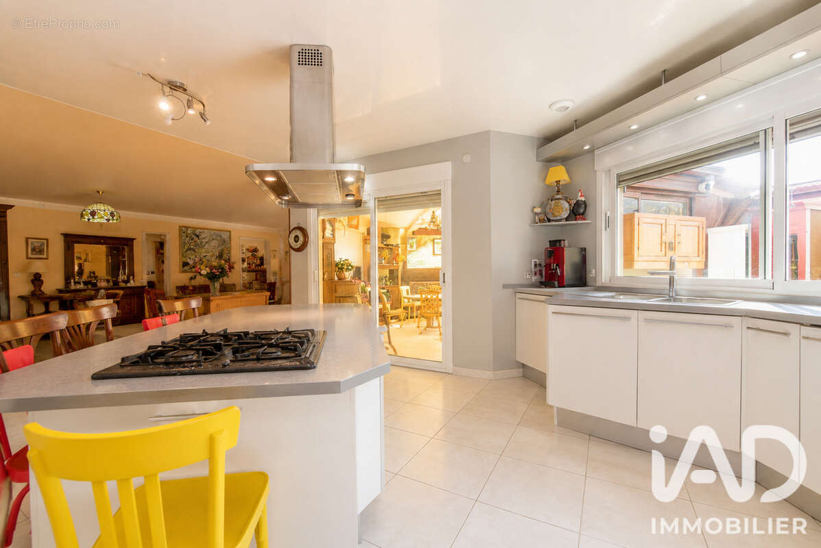 Maison 227 m² à Argeliers  - photo 4