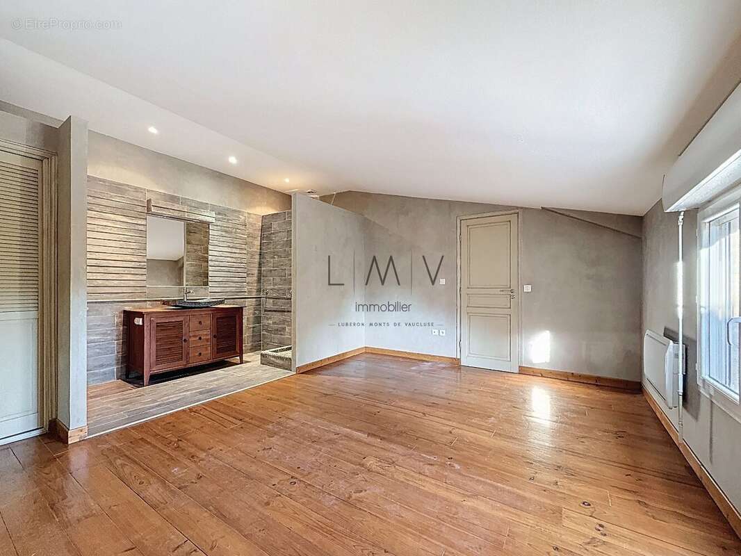 Maison à L&#039;ISLE-SUR-LA-SORGUE