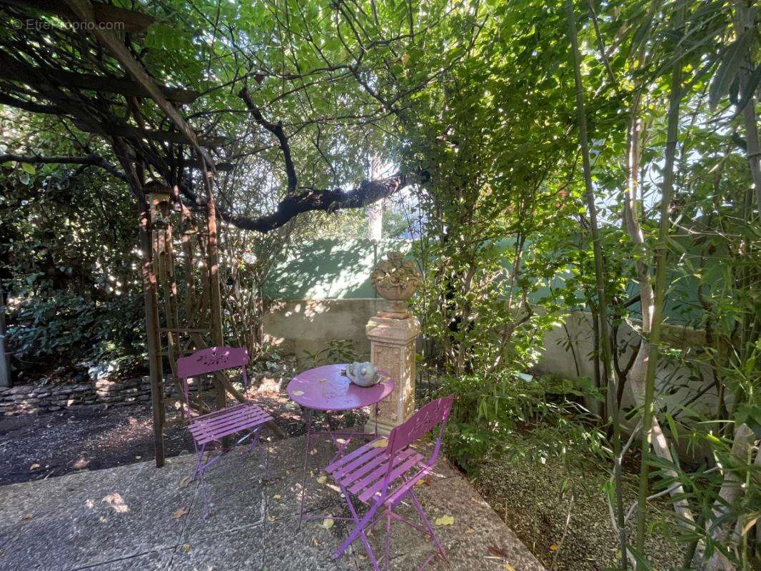 Maison à L&#039;ISLE-SUR-LA-SORGUE