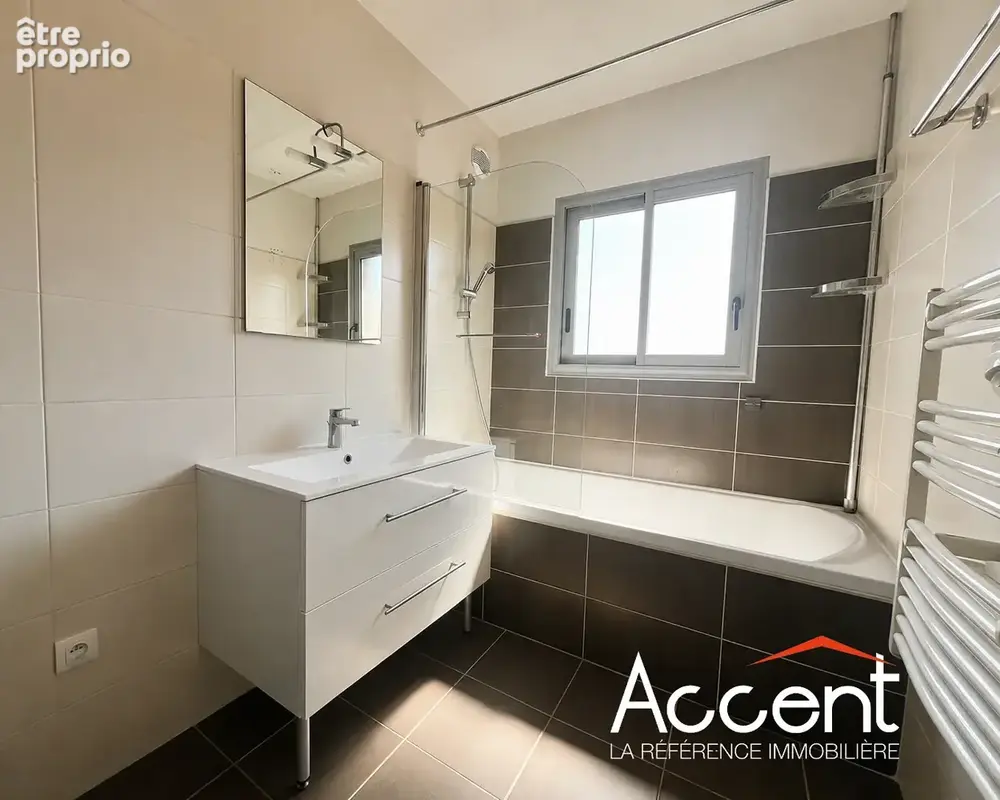 RODEZ appartement T3/4 dernier étage avec ascenseur et garage privatif - photo 4