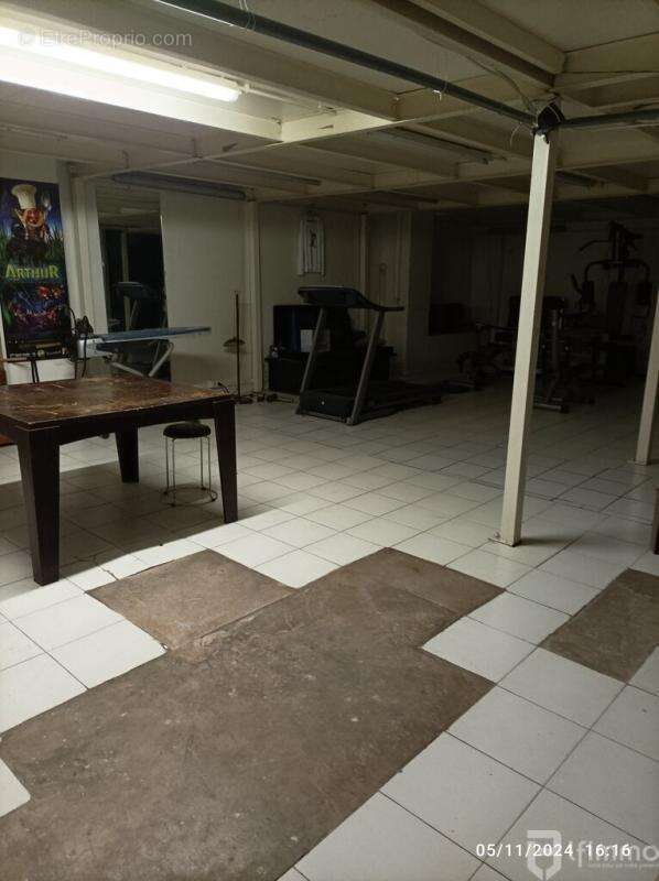 Commerce à PARIS-10E