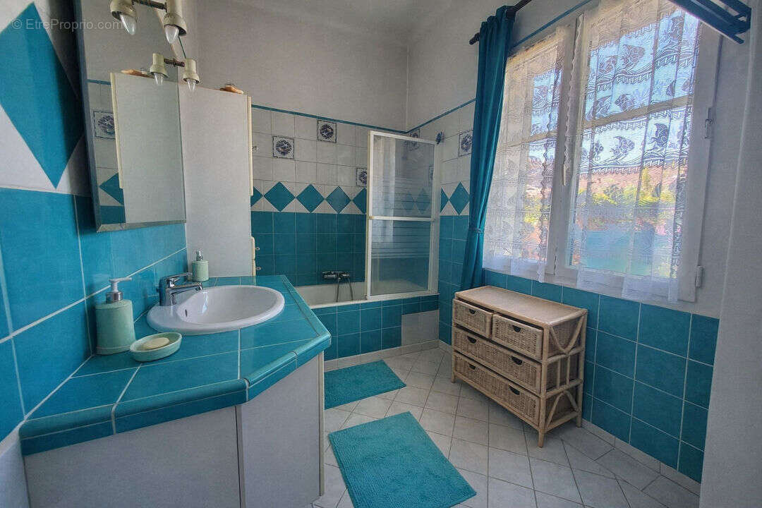 Marignane maison de plain pied 105 m2 - Maison à MARIGNANE