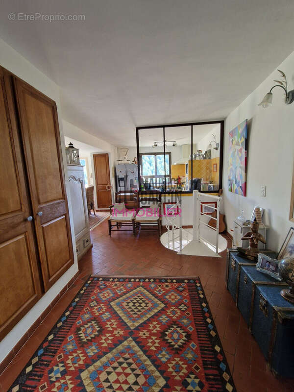 Maison à SAUMANE-DE-VAUCLUSE