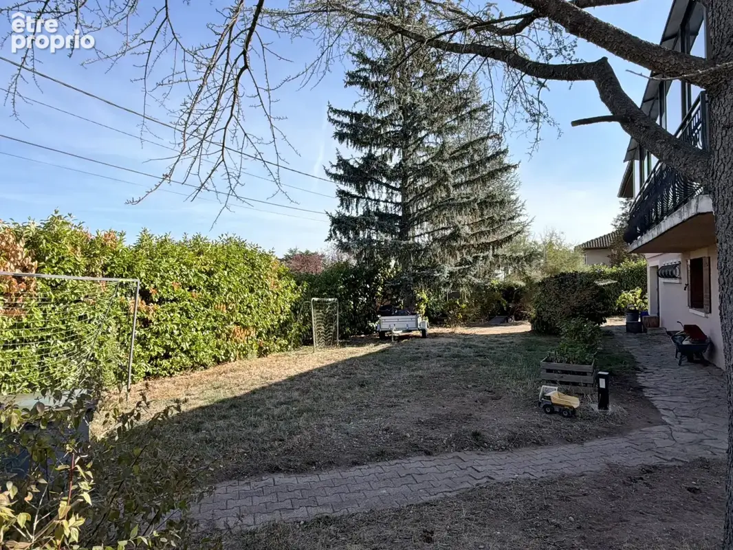 Très belle maison familiale de 260 m2 rénovée avec goût sur terrain de 1500 m2 au calme - photo 21