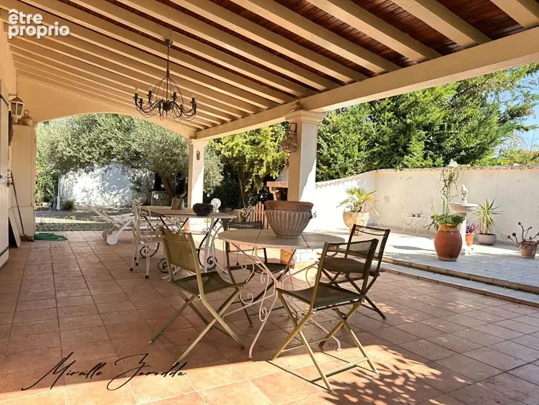 Maison A vendre BEAUCAIRE maison en pierre 5 pièces  127m² avec garage, terrasse et terrain attenant - photo 3
