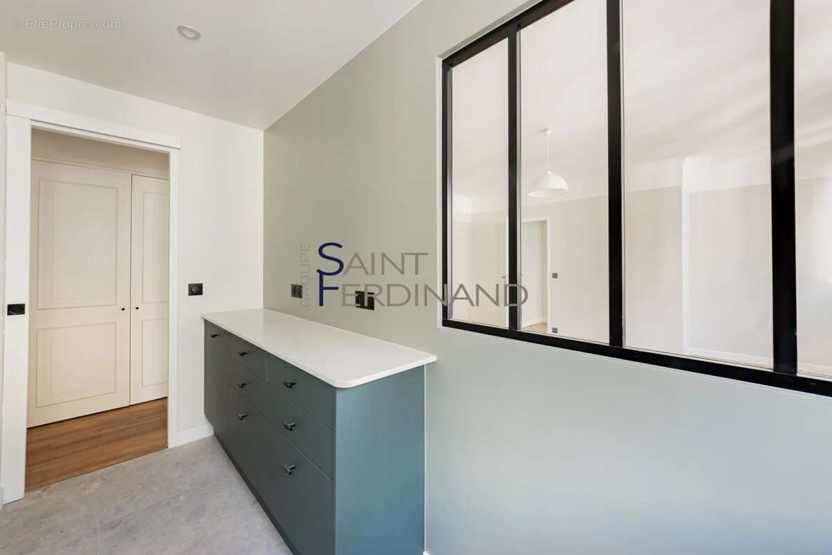 Appartement à PARIS-7E