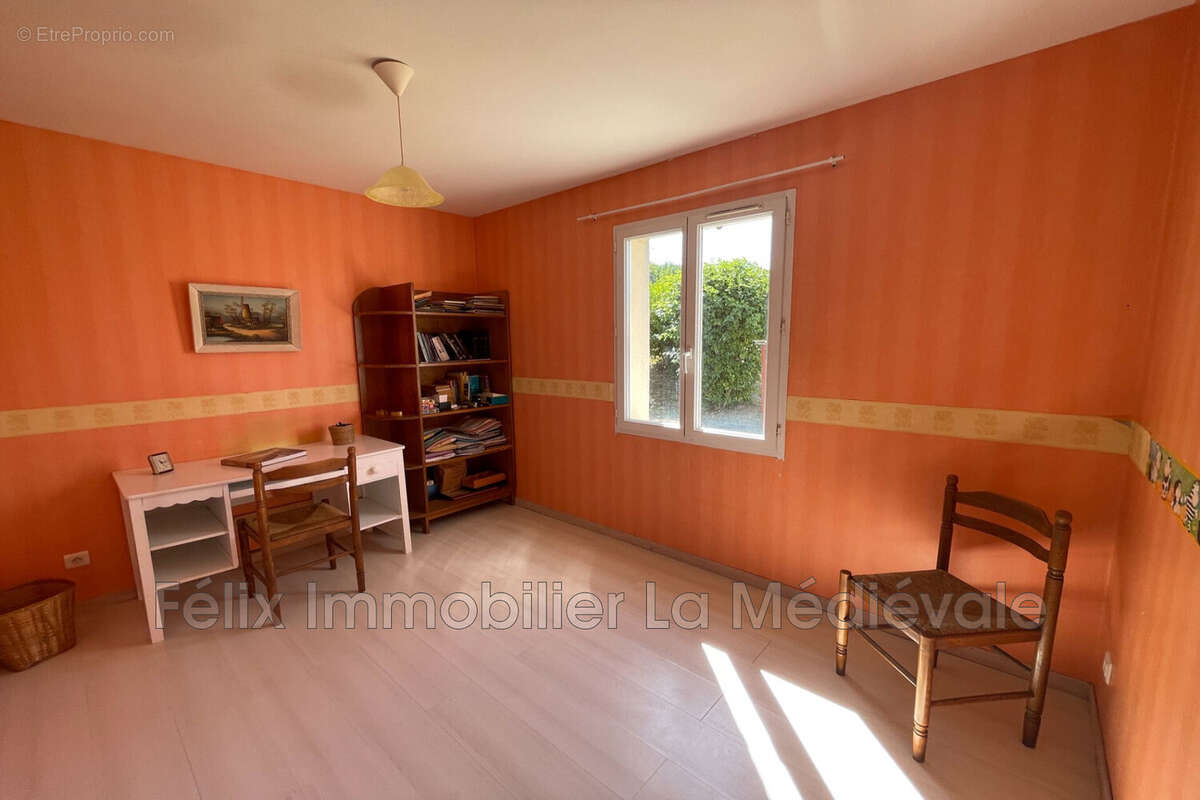 Maison 95 m² à Vitrac  - photo 7
