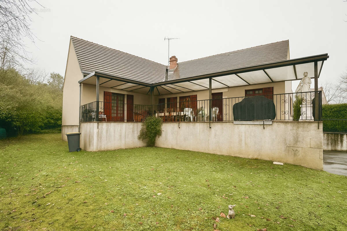 Maison à VERNEUIL-EN-HALATTE