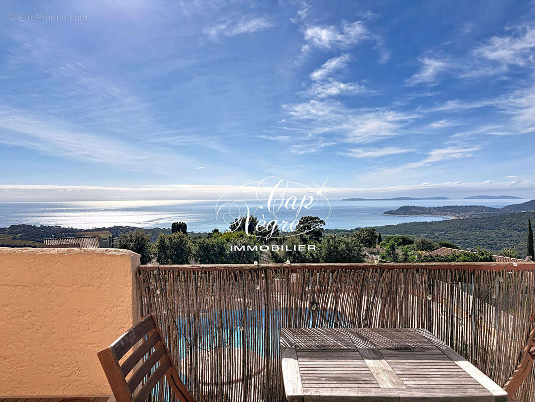 Appartement à LA CROIX-VALMER