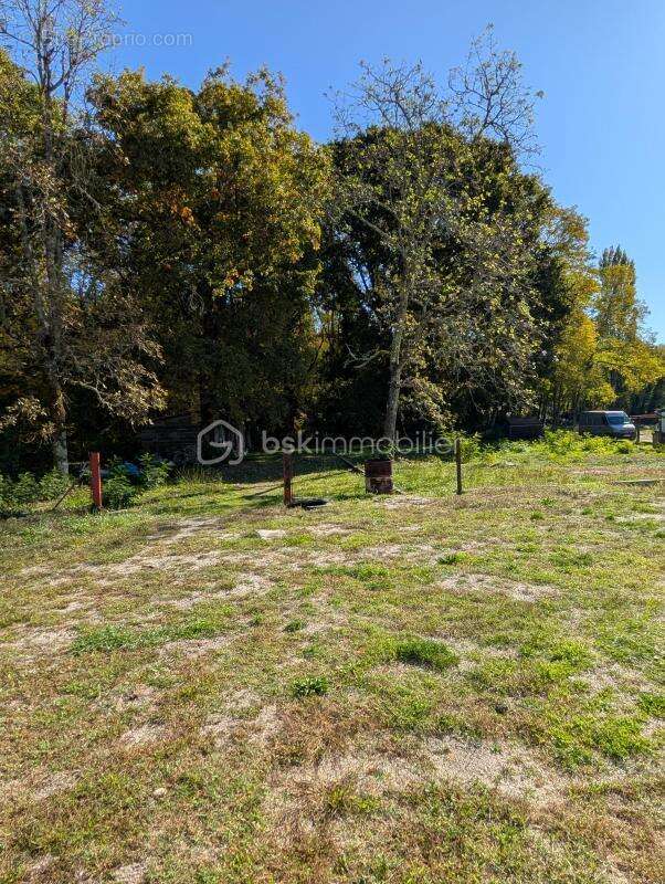 Maison à SAINT-YZAN-DE-SOUDIAC