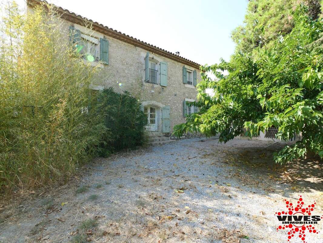 Ensemble immobilier de 2 maisons sur 3235 m2 de terrain - photo 4