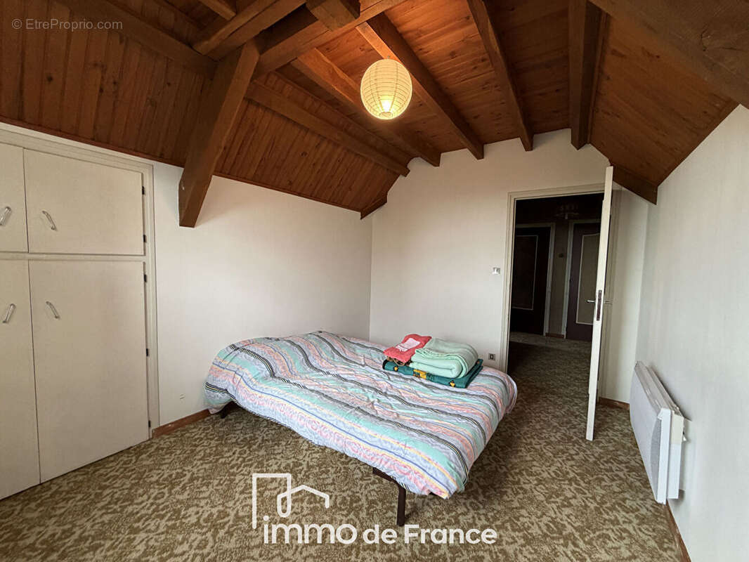 Proche Vallée du LOT- Maison isolée ( 150m2) avec piscine - photo 11