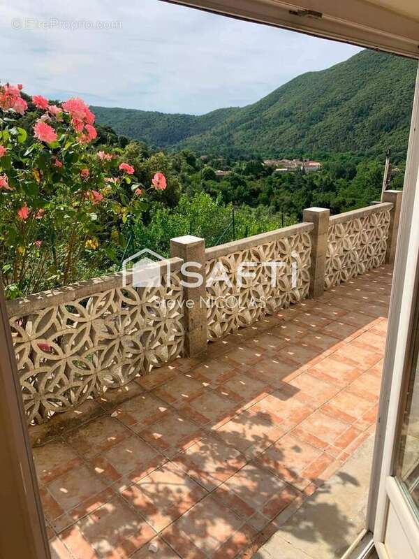 Photo 2 - Appartement à SAINT-FLORENT-SUR-AUZONNET