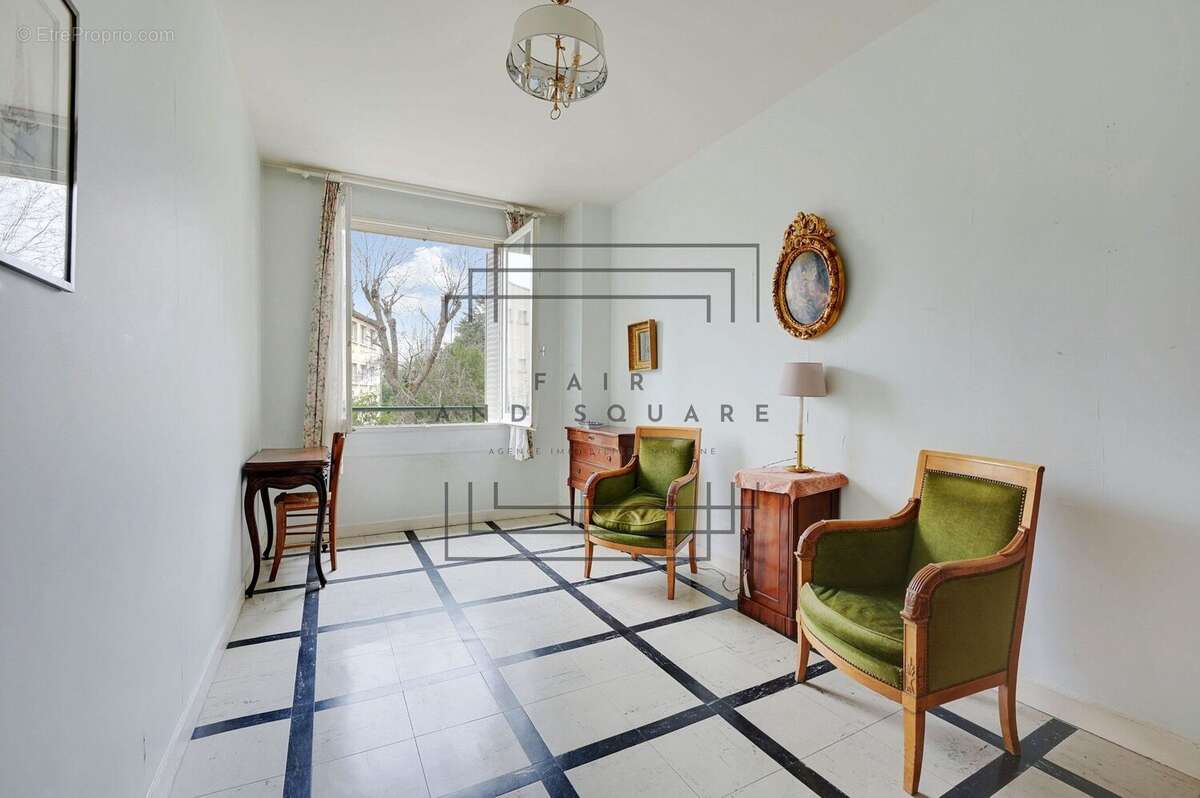 Appartement à NEUILLY-SUR-SEINE