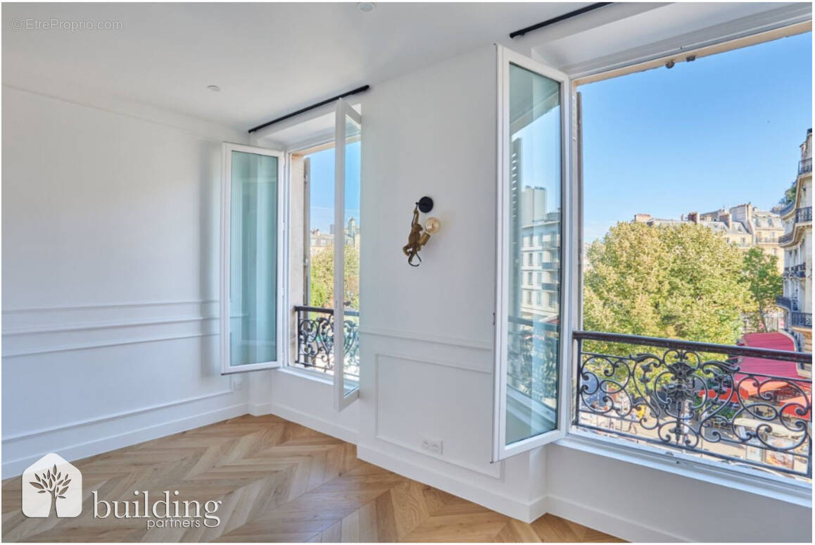 Appartement à PARIS-8E