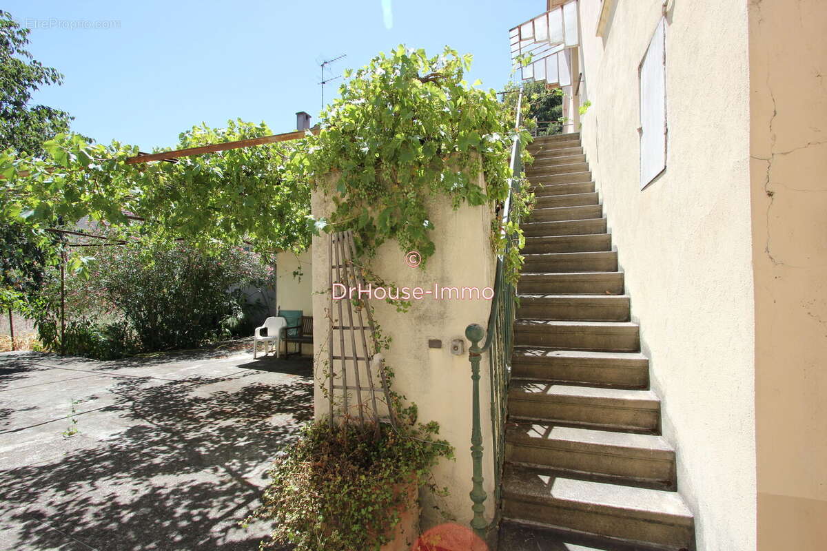 Maison 86 m² à Valence  - photo 3