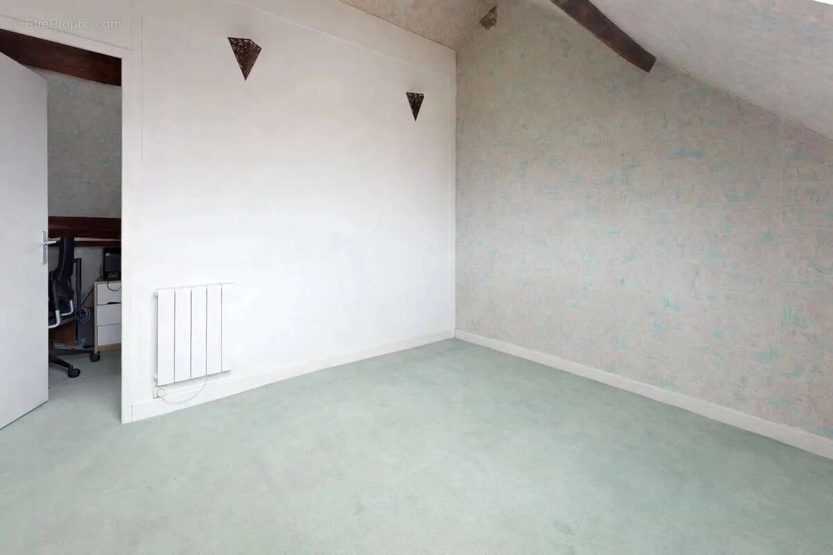 Appartement à DAMPIERRE-EN-YVELINES